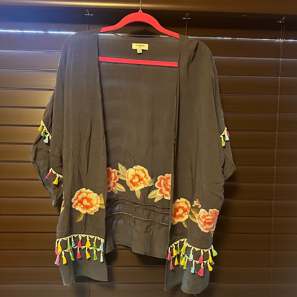 Embroidered Kimono - Picture 2 of 4